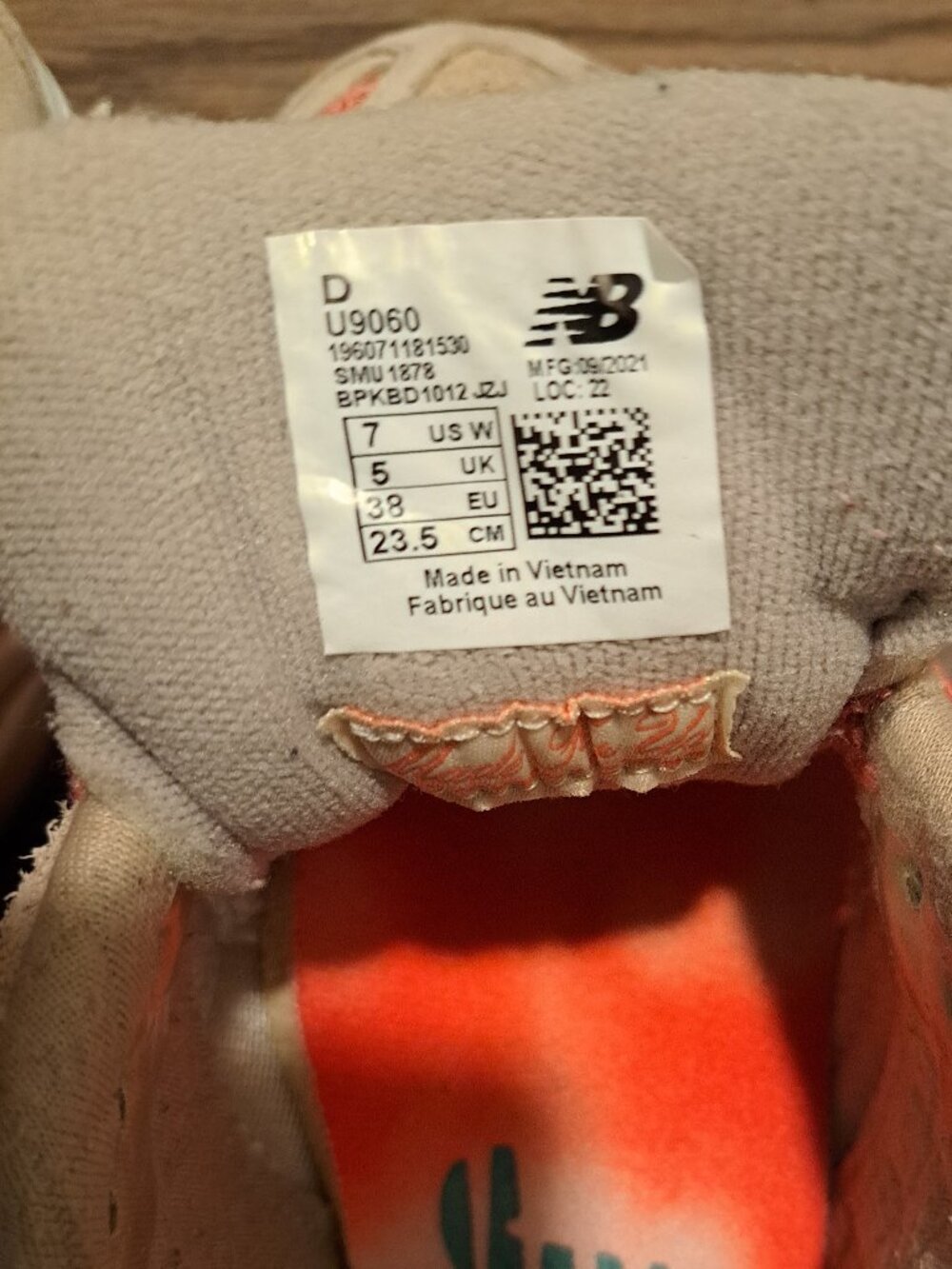 New Balance 9060 women Size 7 Joe Freshgoods  'Inside Voices' - Picture 5 of 6